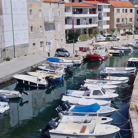 Apartament Maestral *